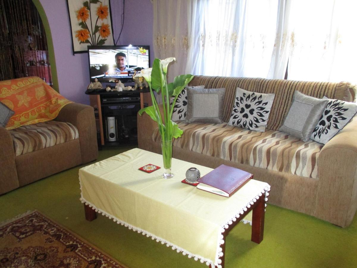 Redwood Homestay Νουβάρα Ελίγια Εξωτερικό φωτογραφία